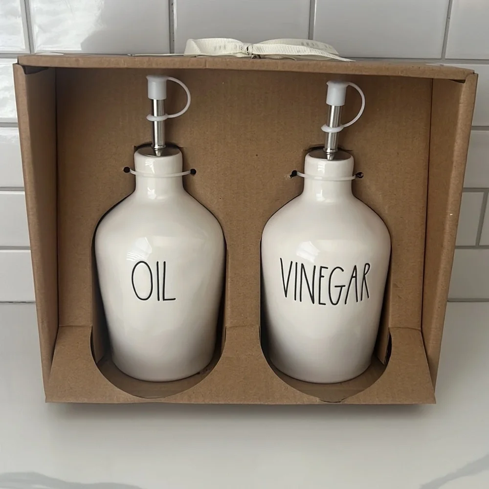 CUTE. RAE DUNN. OIL & VINEGAR